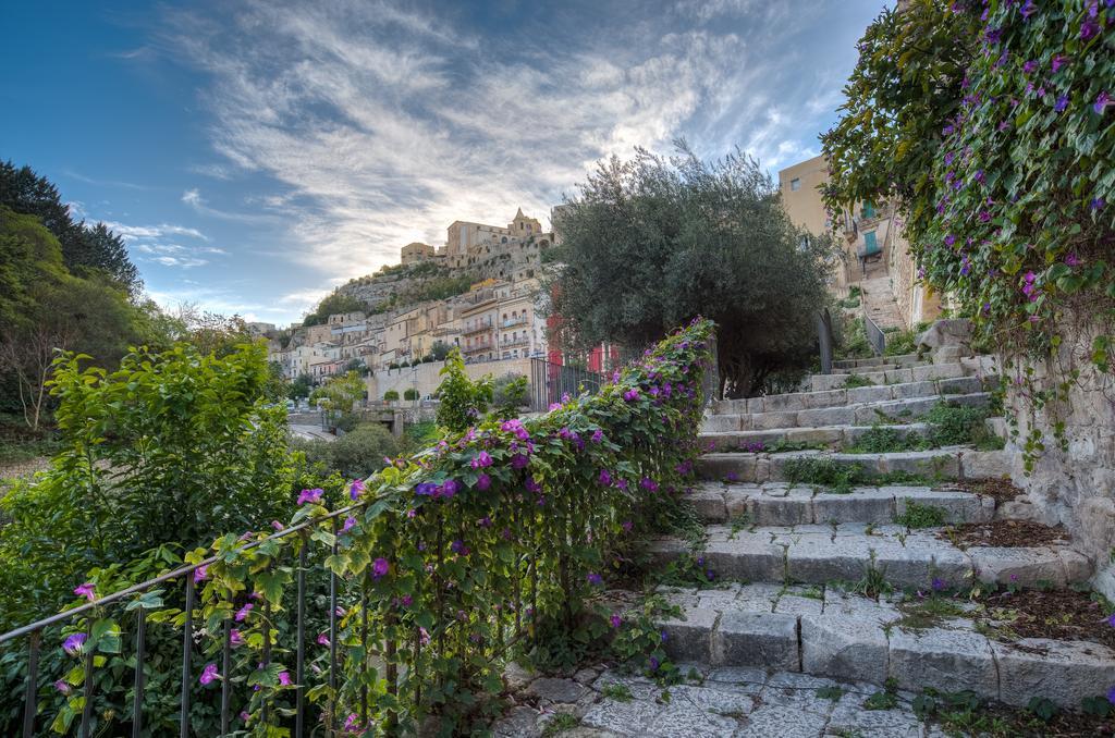 Ibla Rosso Lacca Lägenhet Ragusa Exteriör bild