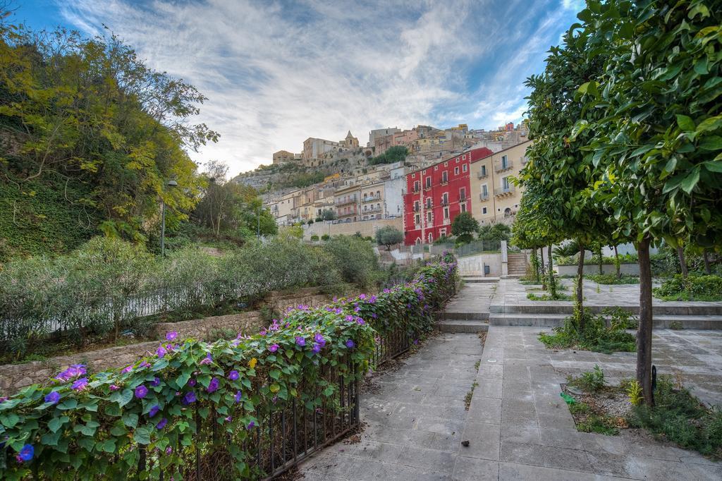 Ibla Rosso Lacca Lägenhet Ragusa Exteriör bild